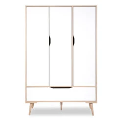 Babykamer Marloes Naturel: Ledikant, Commode & 3-Deurskast 15 Babykamer Marloes Naturel: Ledikant, Commode & 3-Deurskast -Baby Producten Winkel 3 deurskast marloes 2
