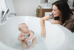 Angelcare Soft-Touch Blauw Badring AC-BR01-AQU -Baby Producten Winkel Angelcare Soft Touch Badring sfeer foto2