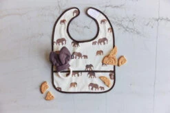 Jollein Savannah 2-pack Waterproof Slabber 029-864-66029 7 Jollein Savannah 2-pack Waterproof Slabber 029-864-66029 -Baby Producten Winkel Jollein Savannah 2 pack Waterproof Slabber 029 864 66029 2