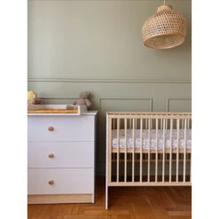 Babykamer Milly: Ledikant & Commode -Baby Producten Winkel babykamermillyledikantcommodesfeer6 1 2