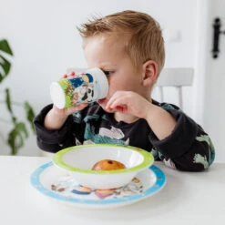 Bambolino Toys Fien En Teun 3-delig Kinderservies 19206 9 Bambolino Toys Fien En Teun 3-delig Kinderservies 19206 -Baby Producten Winkel bambolino toys fien en teun 3 delig kinderservies 19206 sfeer1