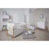 Bellamy Lotta Snow Babykamer: Ledikant/Juniorbed, Commode Met 6 Lades En 2-Deurskast 2 Bellamy Lotta Snow Babykamer: Ledikant/Juniorbed, Commode Met 6 Lades En 2-Deurskast -Baby Producten Winkel bellamy lotta snow babykamer 1 6