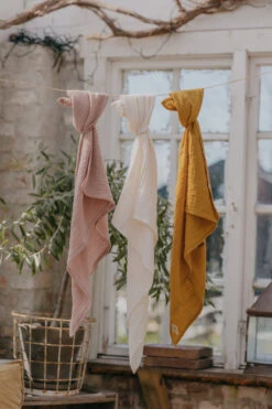 Bibs Swaddle Blush 120 X 120 Cm Hydrofiel Multidoek 9402244 -Baby Producten Winkel bibs swaddle 120 x 120 cm multidoek 1