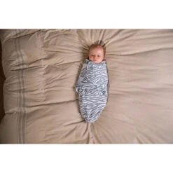 Bo Jungle B-Wrap White Tiger Small Wikkeldeken B172100 16 Bo Jungle B-Wrap White Tiger Small Wikkeldeken B172100 -Baby Producten Winkel bo jungle b wrap white tiger small wikkeldeken b172100 3