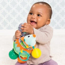 Infantino Mirror Egel Buggyspeeltje BK-216323 -Baby Producten Winkel infantino mirror egel speeltje bk 216323 2