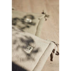 Jollein Soft Waves Olive Green 30 X 180 Cm Bedbumper 004-895-67052 -Baby Producten Winkel jollein soft waves olive green 30 x 180 cm bedbumper 004 895 67052 1