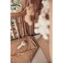 Jollein Stargaze Biscuit Dekbedovertrek En Sloop 100 X 140 Cm 003-005-66090 -Baby Producten Winkel jollein stargaze wild flowers dekbedovertrek en sloop 100 x 140 cm 003 005 66098 3