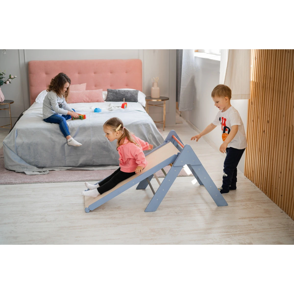 Luna Toys Colorful Grijs/Roze Houten Klimrek Met Glijbaan LU-00544 - Afbeelding 4