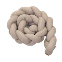 MamaLoes Amy Ajour Nougat 210 Cm Braided Bedbumper 84269 10 MamaLoes Amy Ajour Nougat 210 Cm Braided Bedbumper 84269 -Baby Producten Winkel mamaloes amy ajour nougat 210 cm braided bedbumper 84269 3