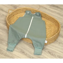 MamaLoes Amy Pure Stonegreen 6-12 Mnd Onesie Slaapzak 85375 7 MamaLoes Amy Pure Stonegreen 6-12 Mnd Onesie Slaapzak 85375 -Baby Producten Winkel mamaloes amy pure stonegreen onesie slaapzak 2