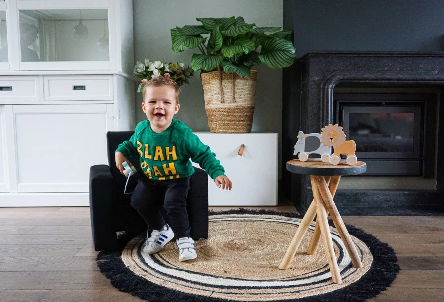 Ding Jamie Velvet Zwart Kinderfauteuil DI-34203 11 Ding Jamie Velvet Zwart Kinderfauteuil DI-34203 - Afbeelding 9