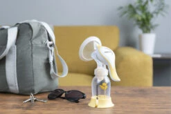 Medela Harmony Handborstkolf 101041154 -Baby Producten Winkel medela harmony sfeer2