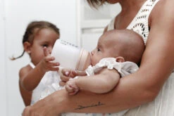 Suavinex Zero.Zero Anti-Colic Slow Flow Zuigfles 180ml SXZBRF051118 -Baby Producten Winkel suavinex zer .zer anti colic zuigfles 8 1