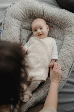 Zaffiro Geo Burgund Babynest 9989 10 Zaffiro Geo Burgund Babynest 9989 -Baby Producten Winkel zaffiro geo burgund babynest 9989 2